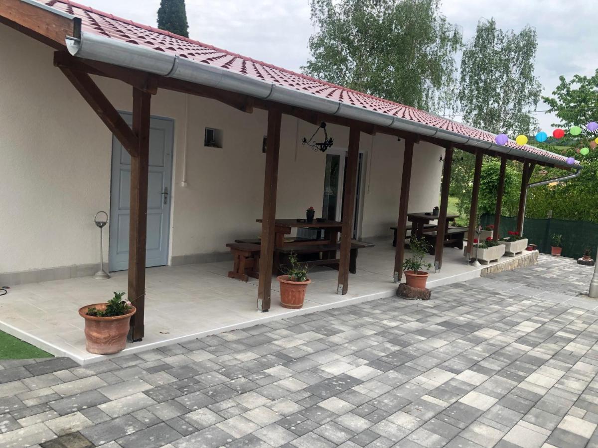 Klara Apartmanhaz Orfu Exterior photo